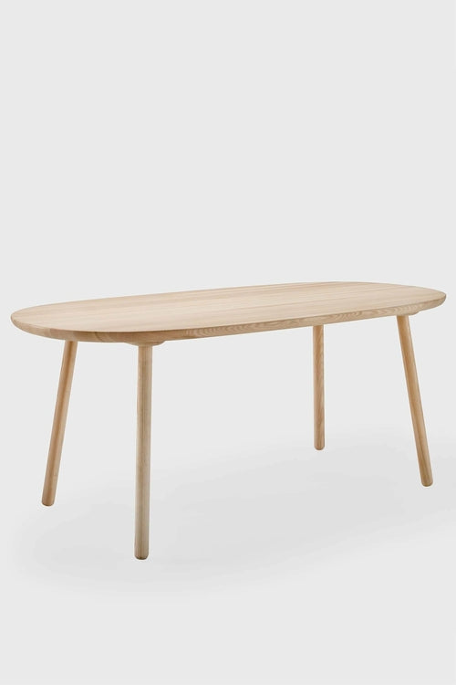 Naïve Essential Dining Table